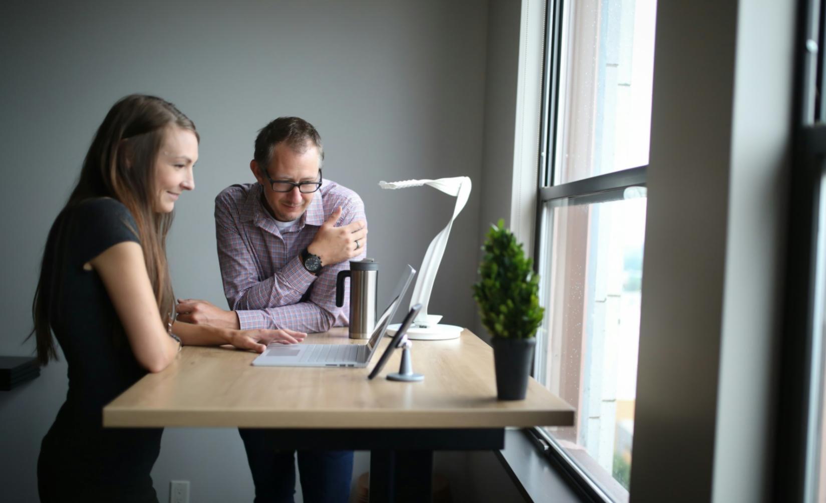 Lingkungan kerja Techwave Velox yang mendukung pembelajaran trading algoritmik